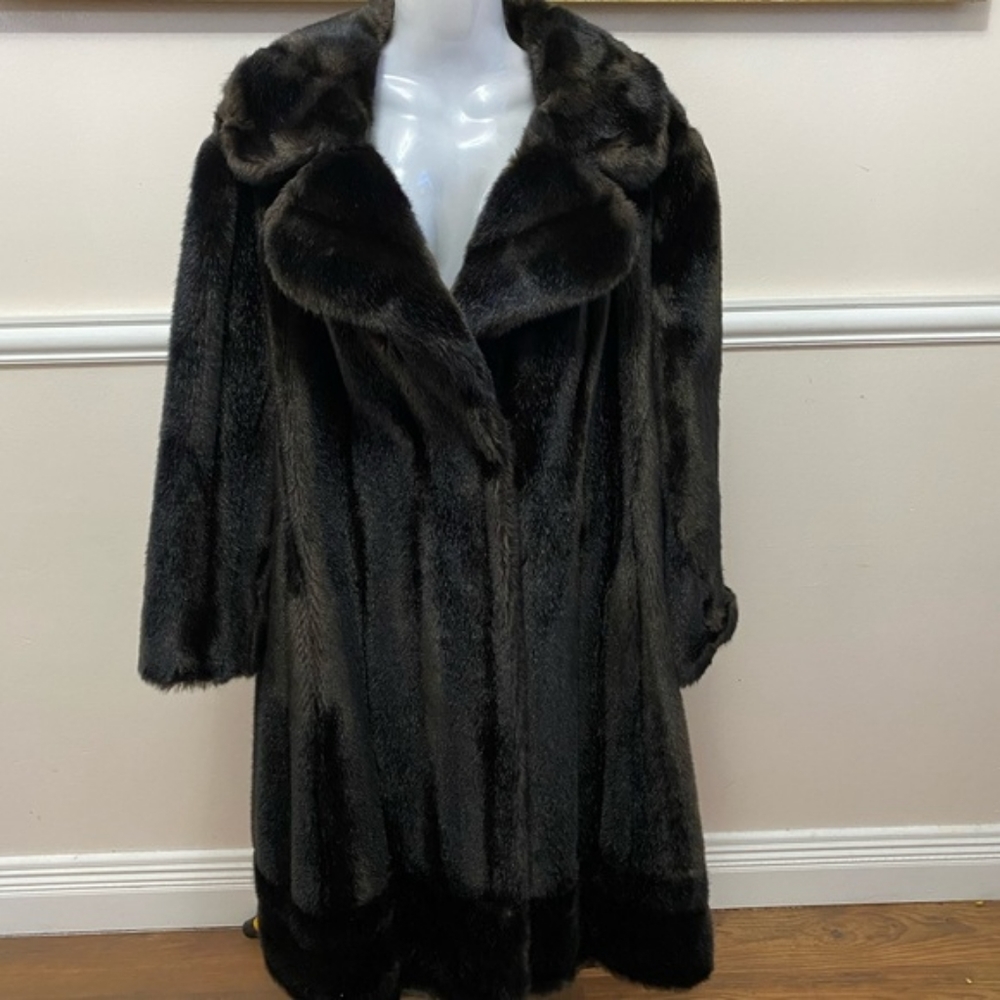 SOLD SALE❗Vintage Black Fur Coat - Tissavel
